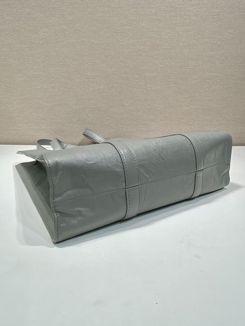 Pra*a tote bags